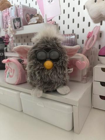 Vintage Furby Church Mouse 1998 beschikbaar voor biedingen