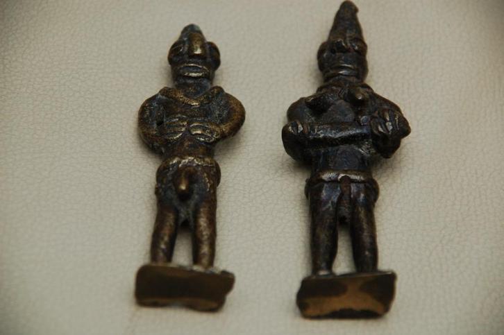 2 bronzen beeldjes Nigeria, Antiek en Kunst, Antiek | Koper en Brons, Brons, Ophalen of Verzenden