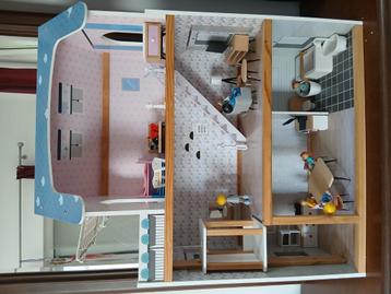 Poppenhuis beschikbaar voor biedingen