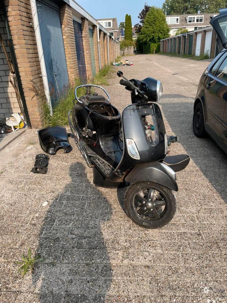 Vespa lx onderdelen, Fietsen en Brommers, Scooters | Vespa, Zo goed als nieuw, Vespa LX, Benzine, Ophalen