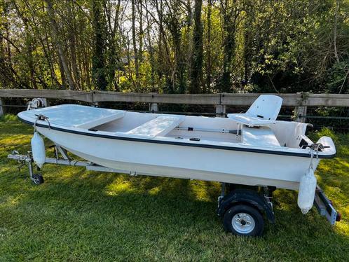 Vis boot polyester plat boden Carolina skiff  inc trailer, Watersport en Boten, Vis- en Consoleboten, Gebruikt, Tot 10 pk, 3 tot 6 meter