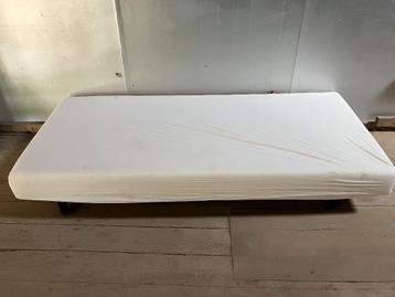 Logeerbed beschikbaar voor biedingen