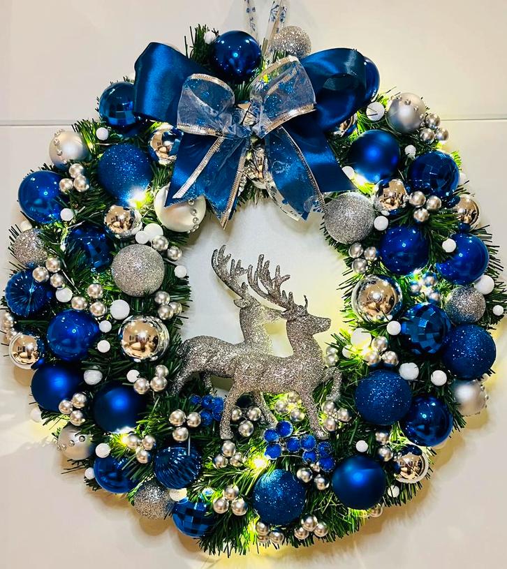 Prachtige kerstkrans met rendier., Huis en Inrichting, Woonaccessoires | Kransen, Nieuw, Ophalen of Verzenden