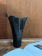 Brutalistisch kunstobject van zwart hout | Uniek stuk, Antiek en Kunst, Antiek | Vazen, Ophalen of Verzenden