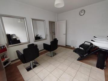 Kapsalon Inboedel: Wasbakken, Stoelen & Spiegels beschikbaar voor biedingen