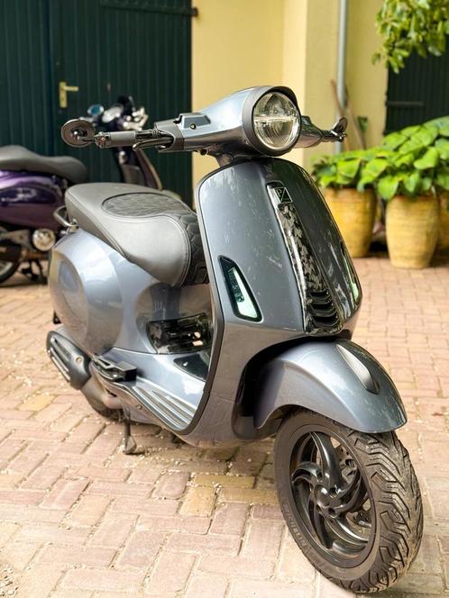 Custom vespa primavera 50cc E5, Fietsen en Brommers, Scooters | Vespa, Zo goed als nieuw, Overige modellen, Maximaal 45 km/u, Benzine