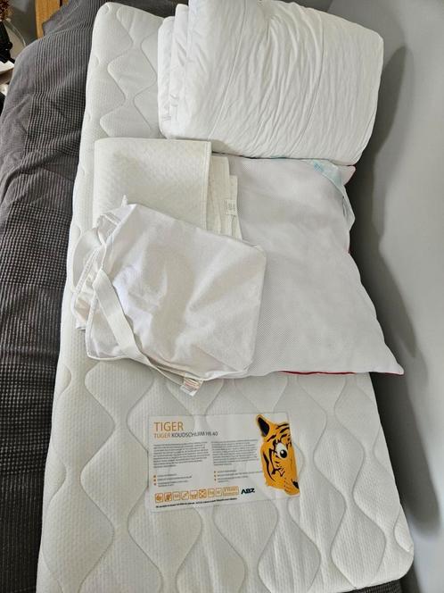 >>>Compleet zgan pakket met matras 140cm bed, Huis en Inrichting, Slaapkamer | Matrassen en Bedbodems, Zo goed als nieuw, Matras