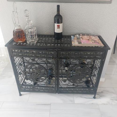 Mooi  gietijzeren wijnrek 105x77x37 zgan laatste kans €99, Huis en Inrichting, Woonaccessoires | Wijnrekken, Zo goed als nieuw