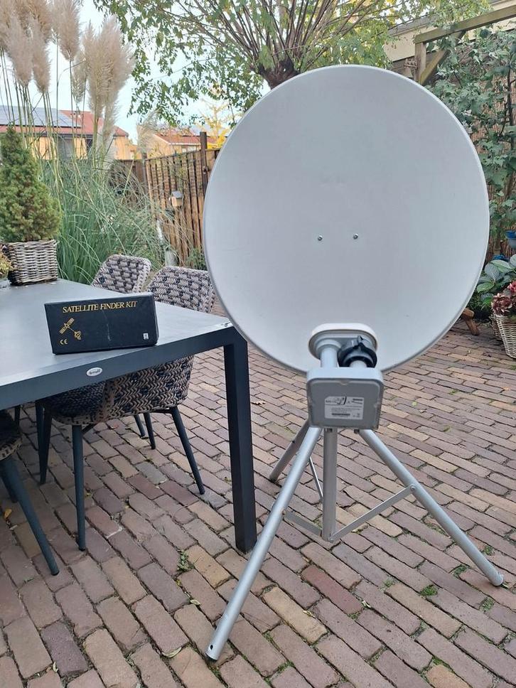 Satellietschotel met dubbele LNB kop en standaard, Audio, Tv en Foto, Schotelantennes, Gebruikt, (Schotel)antenne, Overige merken