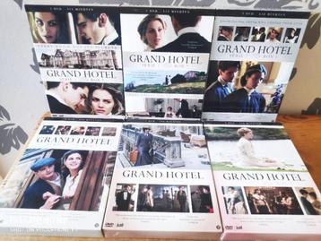 GRAND HOTEL - DE COMPLETE SERIE 1 T/M 3 - ABSOLUTE NIEUWSTAA beschikbaar voor biedingen