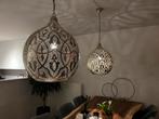 Twee oosterse hanglampen: zilverkleurig, lichtpatroon (Rdam), Huis en Inrichting, Lampen | Hanglampen, Ophalen, 50 tot 75 cm, Zo goed als nieuw