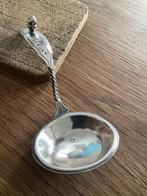 Zilveren roomlepel met eikel, Ophalen of Verzenden, Zilver
