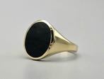 Gouden vintage heren ring met onyx. 2025/50., Sieraden, Tassen en Uiterlijk, Ringen, 19 tot 20, Onbekend, Ophalen of Verzenden
