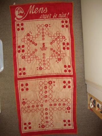 camping of strand badhanddoek met Mens erger je niet spel  beschikbaar voor biedingen