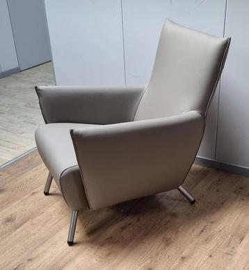 Label Cheo fauteuil / refurbished / nieuw leer beschikbaar voor biedingen