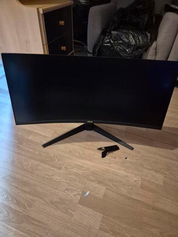 Asus game monitor 34 inch curved  beschikbaar voor biedingen