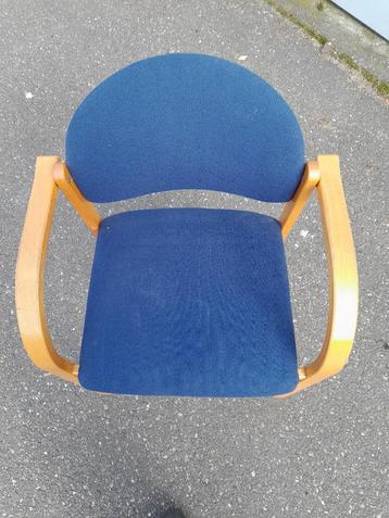 Kantoorstoelen beschikbaar voor biedingen