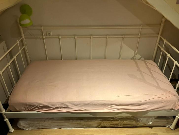 IKEA bed Tromsnes, Huis en Inrichting, Slaapkamer | Bedden, Gebruikt, Eenpersoons, 90 cm, 200 cm, Metaal, Wit, Ophalen