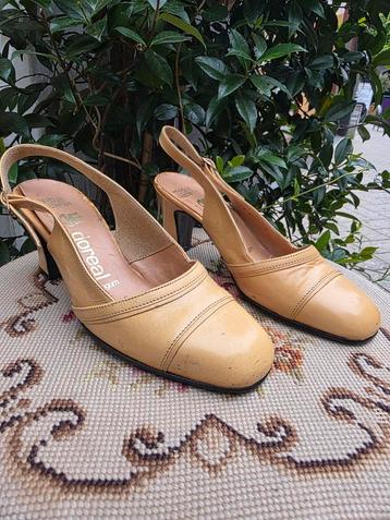 YV6504:Vintage Deadstock Brand New 60's Doreal Slingback  beschikbaar voor biedingen