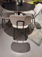 10 Off White Stoelen met Zwarte Stalen Poten, Ophalen, Gebruikt, Wit, Metaal