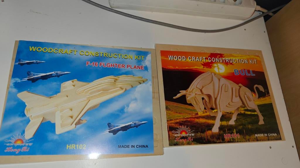 3D Puzzel Bouwset - Vliegtuig & Stier, Ophalen of Verzenden, Zo goed als nieuw