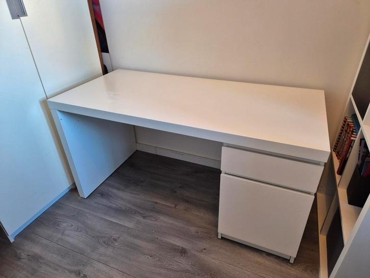 Ikea Malm bureau met lade en kastje, Huis en Inrichting, Bureaus, Gebruikt, Bureau, Ophalen