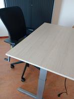 In hoogte verstelbaar bureau, Ophalen, In hoogte verstelbaar, Zo goed als nieuw