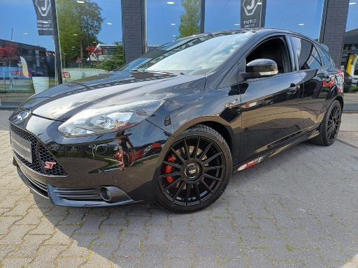Ford Focus 2.0 EcoBoost ST-3 250PK Recaro 19" LMV Xenon Keyl, Auto's, Ford, Bedrijf, Te koop, Focus, ABS, Achteruitrijcamera, Airbags