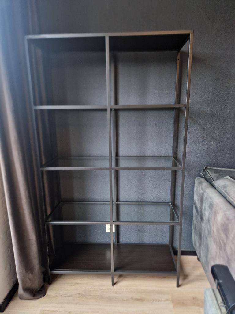 Zwarte Stellingkast met Glasplaten - Zo Goed Als Nieuw!, Huis en Inrichting, Kasten | Boekenkasten, Ophalen, Met plank(en), 100 tot 150 cm