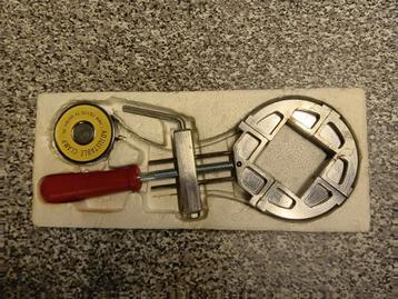 lijstenspanner spanbandklem met verstelbare stalen band beschikbaar voor biedingen
