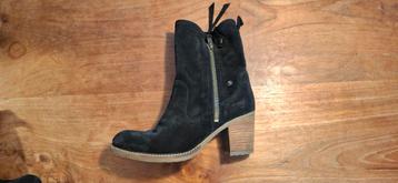 Tamaris Zwarte Suede Laarzen Maat 40 beschikbaar voor biedingen