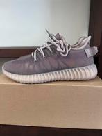 Yeezy Boost 350 V2 Mono Mist 44, Overige kleuren, Nieuw, Ophalen of Verzenden, Sneakers of Gympen