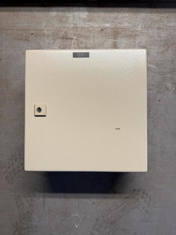 Rittal Schakelkast 380x380x215mm beschikbaar voor biedingen