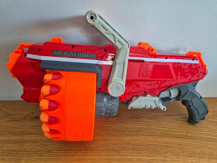 Nerf Megalodon - 18 darts!, Kinderen en Baby's, Speelgoed | Overig, Gebruikt, Jongen of Meisje, Ophalen