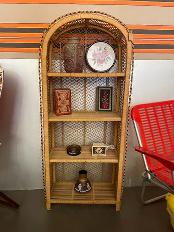 Vintage jaren 70/80 rieten boog kast  beschikbaar voor biedingen