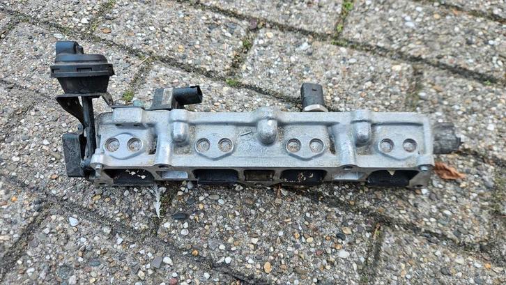 Inlaatspruitstuk VW Golf 1.6 FSI - Wervelkleppen, Auto-onderdelen, Motor en Toebehoren, Volkswagen, Gebruikt, Ophalen of Verzenden