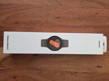 galaxy watch 7 40mm LTE (green) nieuw beschikbaar voor biedingen