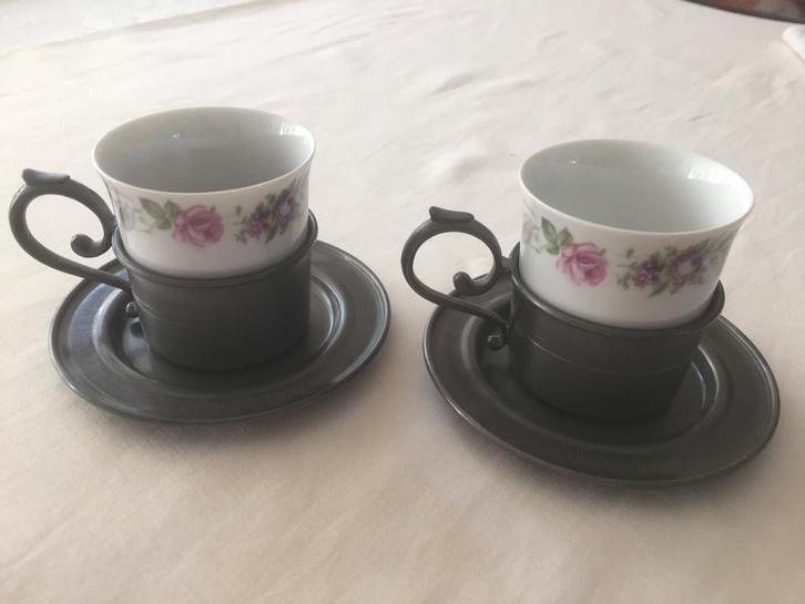 Twee antieke tinnen kopjes met bloemmotief, Antiek en Kunst, Antiek | Tin, Ophalen