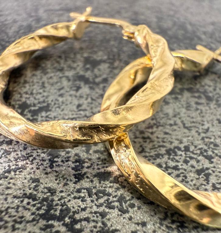 Prachtige 14k gouden wokkels oorbellen, Sieraden, Tassen en Uiterlijk, Oorbellen, Nieuw, Goud, Ophalen of Verzenden