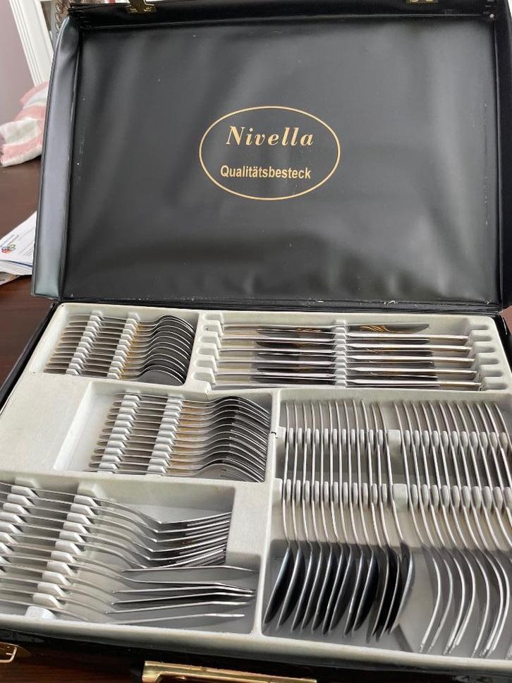 Nivella Solingen 99-delige verguld bestek, Huis en Inrichting, Keuken | Bestek, Zo goed als nieuw, Bestekset, Rvs of Chroom, Ophalen