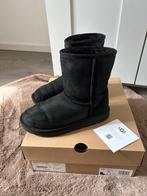 Echte uggs zwart maat 35, Kleding | Dames, Schoenen, Ophalen of Verzenden, Zo goed als nieuw, Zwart