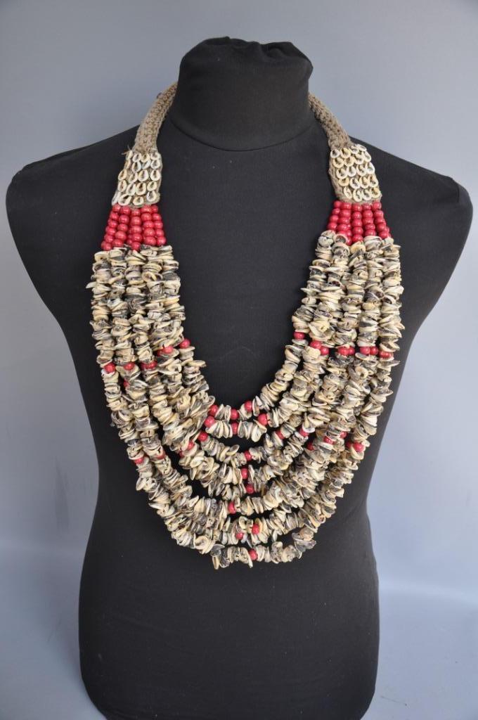 Handgemaakte Schelpenketting uit Papoea-Nieuw-Guinea, Antiek en Kunst, Kunst | Niet-Westerse kunst, Ophalen of Verzenden