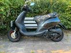 Piaggio zip 2020 50km/h, Fietsen en Brommers, Scooters | Piaggio, Ophalen, Zo goed als nieuw, Zip