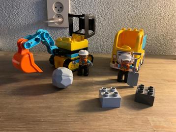 DUPLO Truck & Graafmachine met rupsbanden  10931 beschikbaar voor biedingen