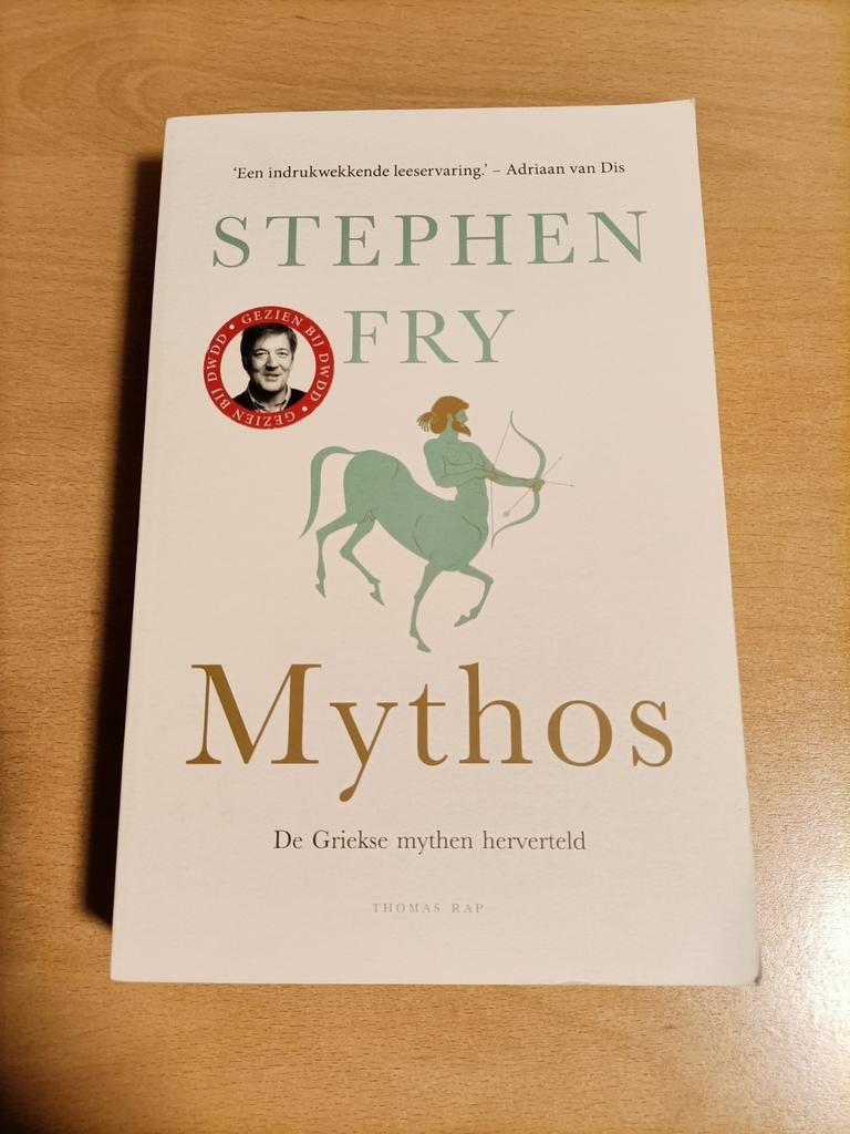 Stephen Fry - Mythos, Boeken, Ophalen of Verzenden, Zo goed als nieuw, Stephen Fry