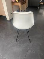 Mooie moderne witte eetkamer stoelen., Nieuw, Twee, Kunststof, Wit