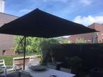Parasol met voet en stenen, 250 cm x 250 cm., Tuin en Terras, Parasols, Ophalen, Zo goed als nieuw, Zweefparasol