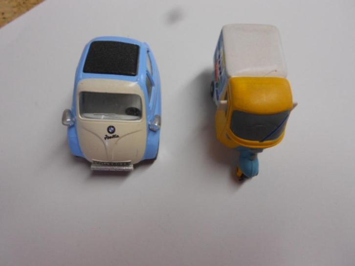 BMW Isetta en SISI driewielscooter, Hobby en Vrije tijd, Modelauto's | 1:43, Zo goed als nieuw, Overige typen, Overige merken