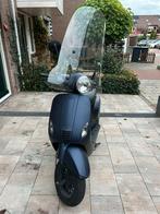 Scooter met windscherm, kettingslot en helm (45km/h), Ophalen of Verzenden, Gebruikt, Benzine, Overige merken