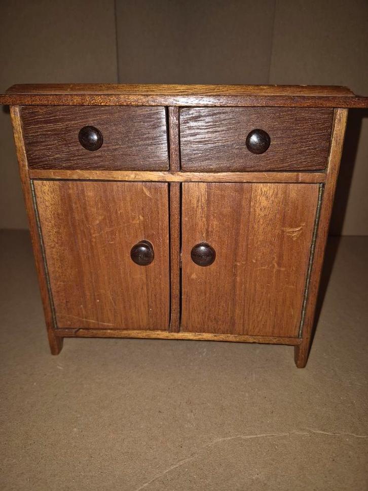 Vintage Poppenhuiskastje met 2 Deuren en 2 Lades, Antiek en Kunst, Antiek | Meubels | Kasten, Ophalen of Verzenden